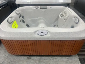 Refurbished Jacuzzi J315 – MinnSpas Apple Valley Minnesota